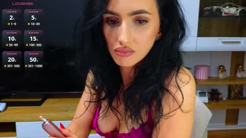 Kristy online show from December 18, 2025, 3:51 pm