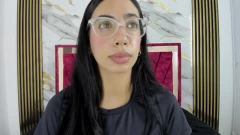 daniela villamizar online show from December 3, 2025, 2:37 pm