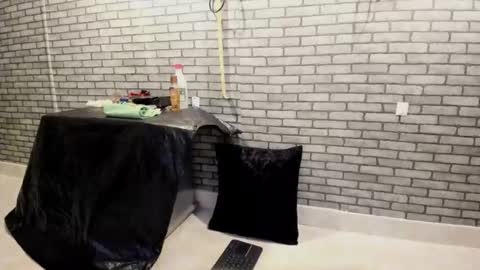 Meduza  online show from November 24, 2025, 11:32 am