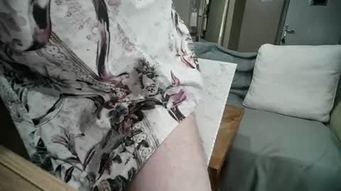 Snapshot of be4your_desire chatting on December 23, 2024, 8:22 am mikiforfun online show from December 23, 2024, 8:22 am