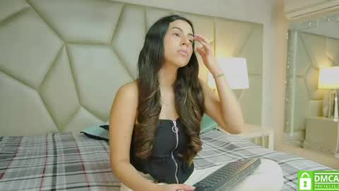 Snapshot of be_curiouss_ chatting on July 24, 2026, 12:14 pm Helena Evan online show from July 24, 2026, 12:14 pm