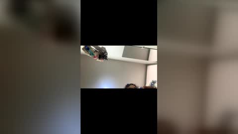 Sara  Juan online show from November 27, 2025, 6:54 pm