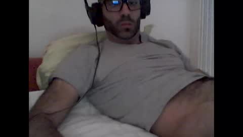 bear14250949 online show from November 15, 2025, 2:13 pm