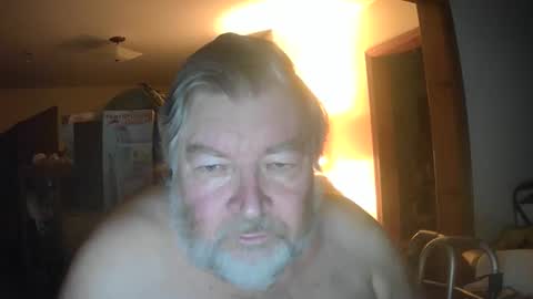 Snapshot of bear8620 chatting on May 17, 2026, 7:28 am bear online show from May 17, 2026, 7:28 am
