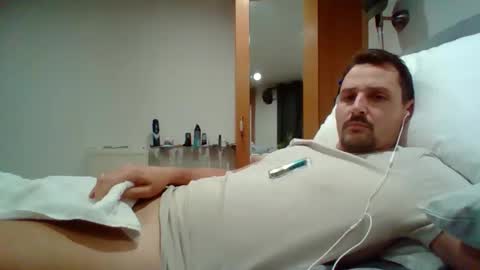 bearboudior online show from November 18, 2025, 4:44 pm