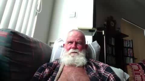 Snapshot of beardbushy chatting on May 2, 2026, 5:40 pm beardbushy online show from May 2, 2026, 5:40 pm