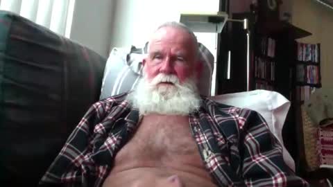 Snapshot of beardbushy chatting on May 5, 2026, 2:25 pm beardbushy online show from May 5, 2026, 2:25 pm