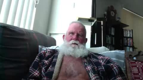 Snapshot of beardbushy chatting on May 20, 2026, 2:56 pm beardbushy online show from May 20, 2026, 2:56 pm