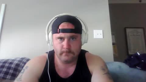 Snapshot of bearded4urpleasure chatting on April 14, 2026, 9:21 pm bearded4urpleasure online show from April 14, 2026, 9:21 pm