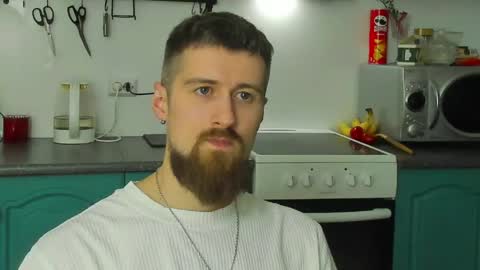 Snapshot of bearded_legend chatting on June 4, 2026, 10:05 pm Zeus online show from June 4, 2026, 10:05 pm