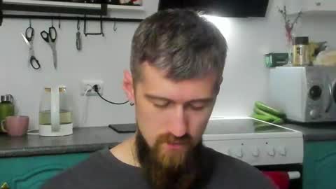Snapshot of bearded_legend chatting on August 4, 2026, 10:56 pm Zeus online show from August 4, 2026, 10:56 pm