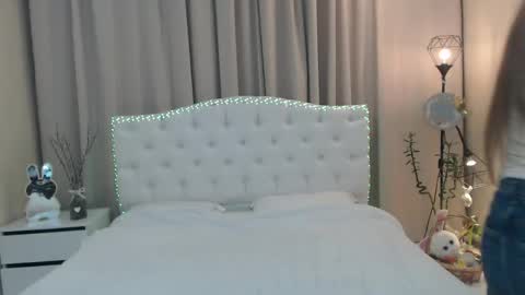 beataangel online show from April 1, 2026, 7:53 am