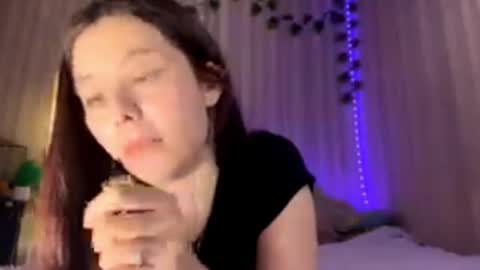 Bella online show from March 3, 2026, 12:00 pm