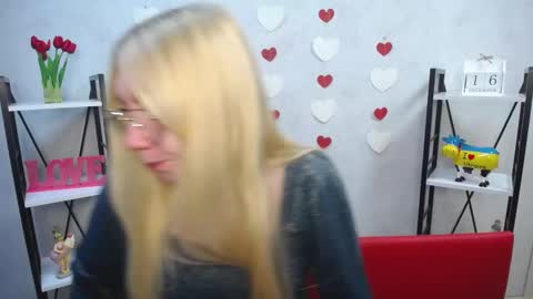 BeatriceFlyy online show from December 16, 2024, 9:14 am