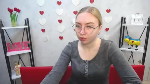 BeatriceFlyy online show from December 18, 2024, 6:10 am