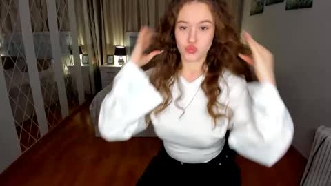 BeatriceWild online show from April 15, 2026, 10:11 am