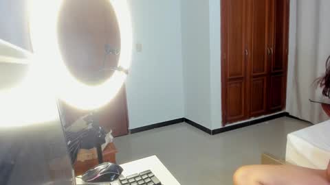 Chleo online show from December 28, 2024, 2:11 am