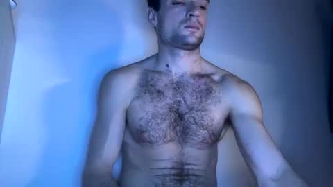 Nik online show from October 8, 2025, 3:26 am