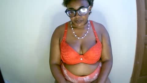 beautifulpeach2 online show from January 19, 2025, 12:28 pm