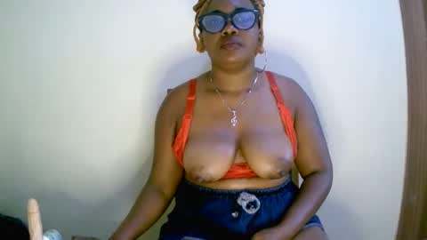 beautifulpeach2 online show from February 5, 2025, 7:29 am