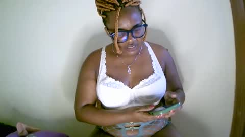 beautifulpeach2 online show from February 5, 2025, 12:38 pm