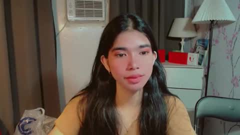 TRIXIE online show from February 18, 2026, 2:40 am