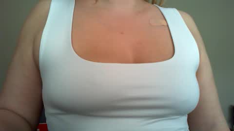 beauty_annyta online show from March 6, 2026, 9:50 am