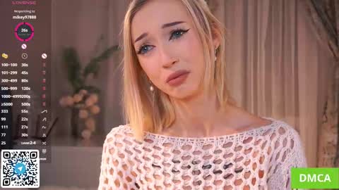 Snapshot of beauty_fuel chatting on November 3, 2025, 4:08 pm Polly online show from November 3, 2025, 4:08 pm