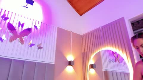 Chantall online show from January 17, 2025, 11:07 pm