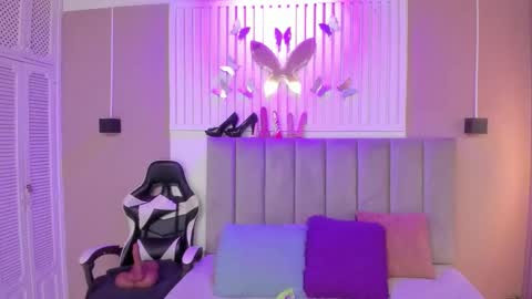 Chantall online show from February 24, 2026, 3:26 am