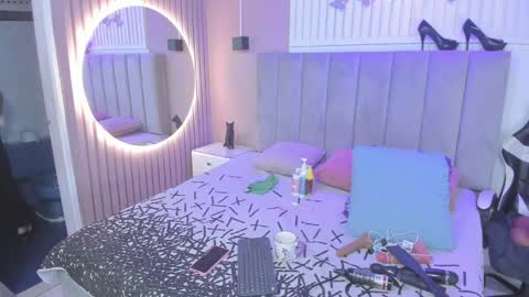 Chantall online show from June 4, 2026, 3:12 am