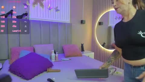 Chantall online show from June 17, 2026, 3:31 am