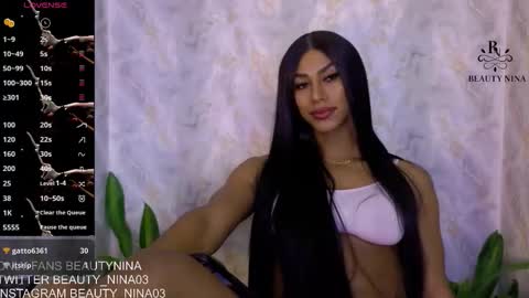 Snapshot of beauty_nina chatting on October 4, 2025, 1:42 pm beauty_nina online show from October 4, 2025, 1:42 pm