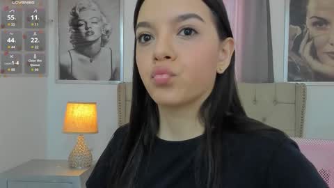 Ariana Reyes online show from October 3, 2025, 12:13 pm