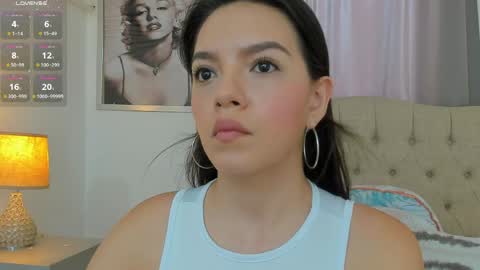 Snapshot of beautyari_ chatting on May 18, 2026, 12:55 pm Ariana Reyes online show from May 18, 2026, 12:55 pm