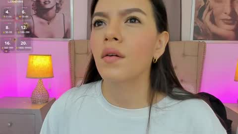 Snapshot of beautyari_ chatting on June 5, 2026, 12:22 pm Ariana Reyes online show from June 5, 2026, 12:22 pm