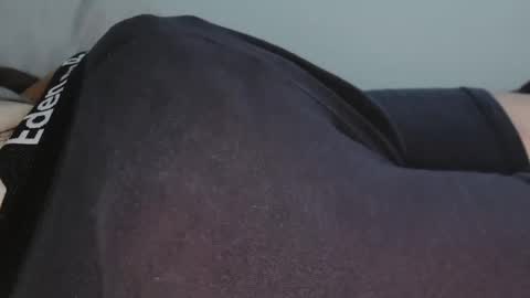 Snapshot of beautyinyoursmile chatting on December 8, 2024, 3:24 pm love2seeudear online show from December 8, 2024, 3:24 pm