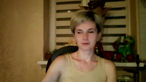 BeautyKsenia online show from April 22, 2026, 7:37 pm