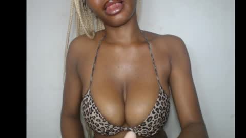 beautyslut1 online show from April 15, 2026, 7:04 am