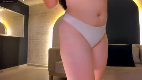 Snapshot of beccabaxter chatting on February 8, 2025, 10:19 pm Am Becca online show from February 8, 2025, 10:19 pm