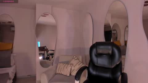 Snapshot of beccabaxter chatting on September 20, 2025, 7:37 pm Am Becca online show from September 20, 2025, 7:37 pm