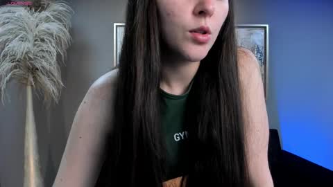 Snapshot of beccabaxter chatting on November 4, 2025, 6:18 pm Am Becca online show from November 4, 2025, 6:18 pm