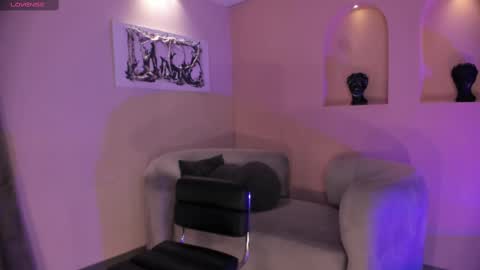 Snapshot of beccabaxter chatting on November 18, 2025, 6:34 pm Am Becca online show from November 18, 2025, 6:34 pm