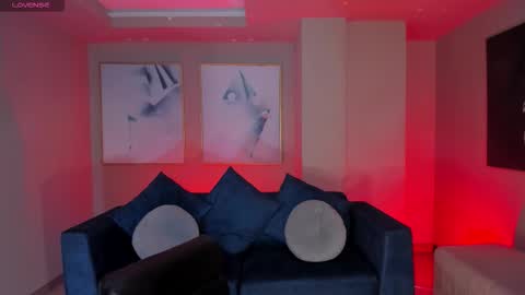 Snapshot of beccabaxter chatting on November 26, 2025, 6:53 pm Am Becca online show from November 26, 2025, 6:53 pm