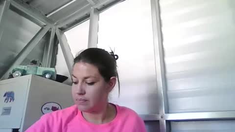 beccabee37 online show from March 13, 2026, 4:24 pm