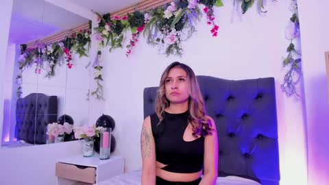 beccamilanni online show from February 5, 2025, 12:49 pm