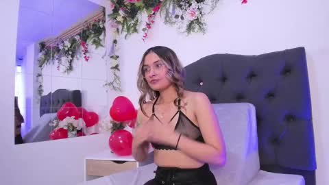 beccamilanni online show from February 21, 2025, 3:43 pm