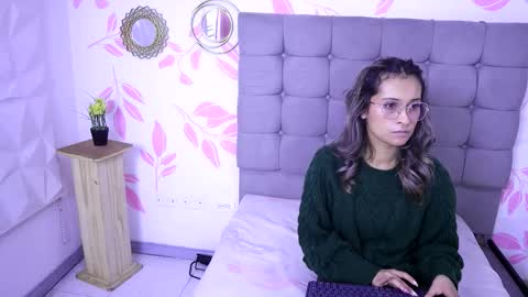 beccamilanni online show from November 12, 2025, 12:16 pm