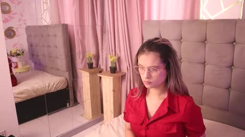 beccamilanni online show from November 26, 2025, 12:28 pm