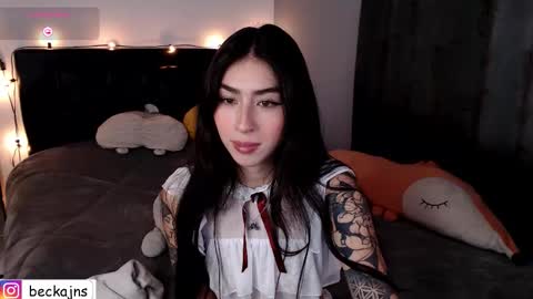 Marzhie online show from December 20, 2025, 6:20 am